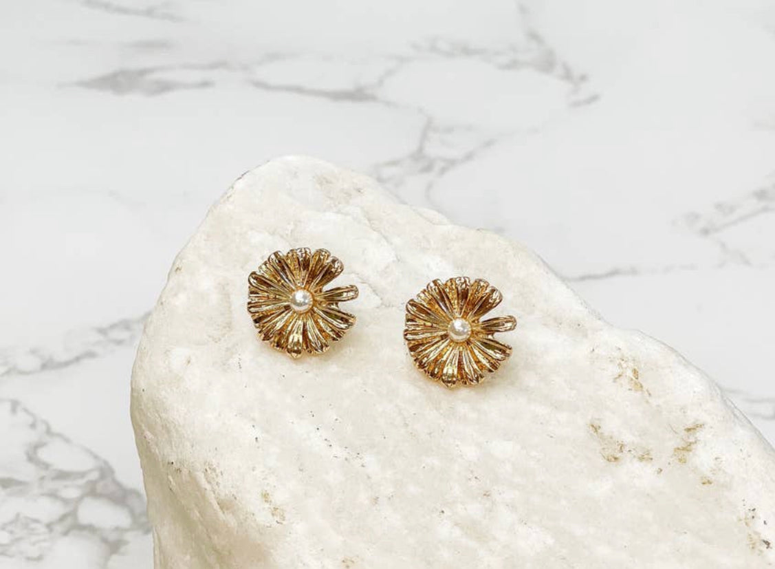 Gold Daisy Stud Earrings